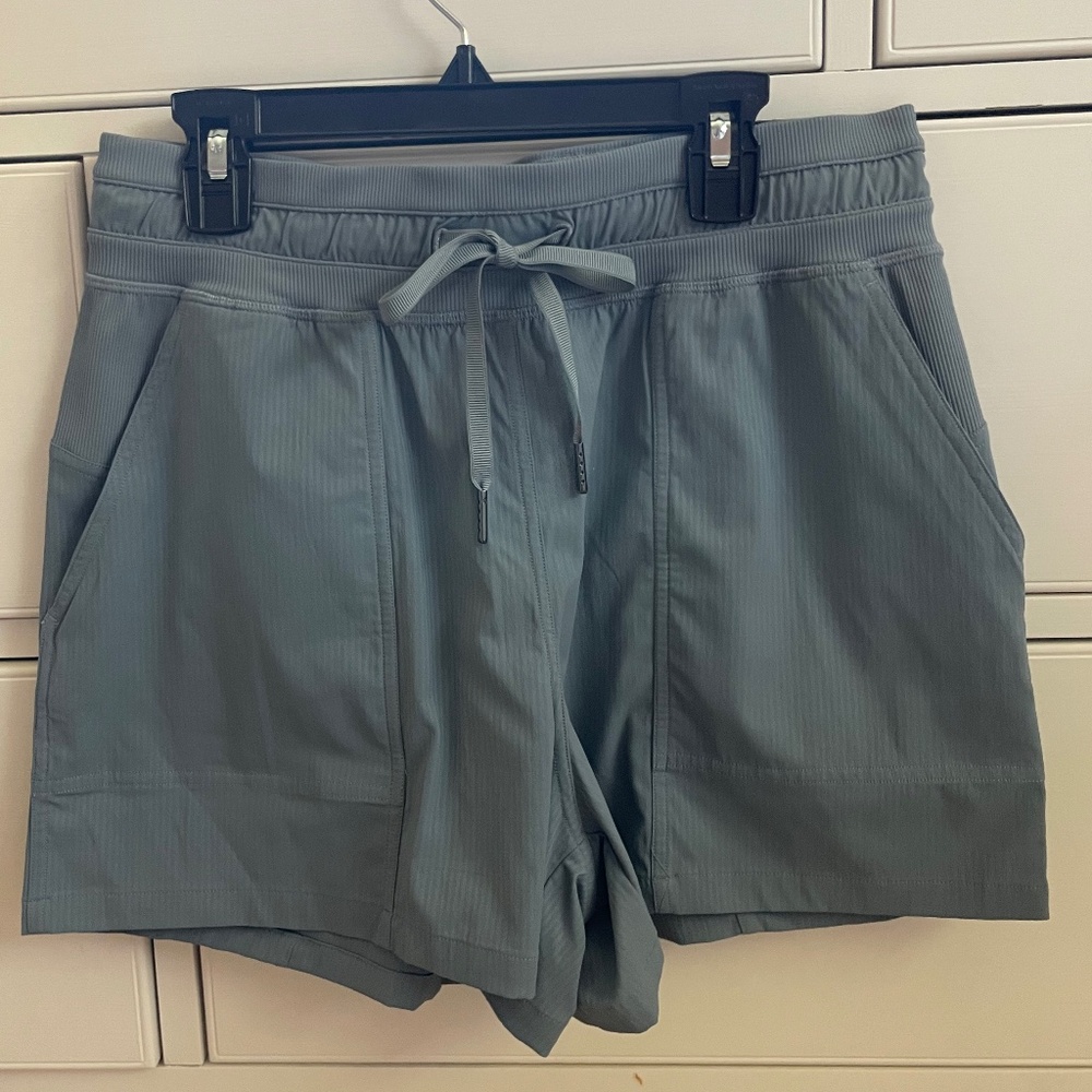 Dance Studio High-Rise Short 3.5"